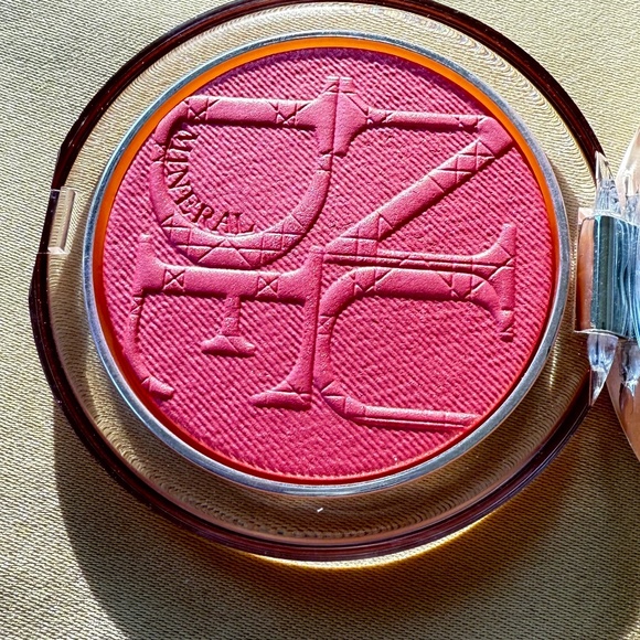 Diorskin Nude Luminizer Blush in shade 10 Coral Pop - Picture 6 of 6